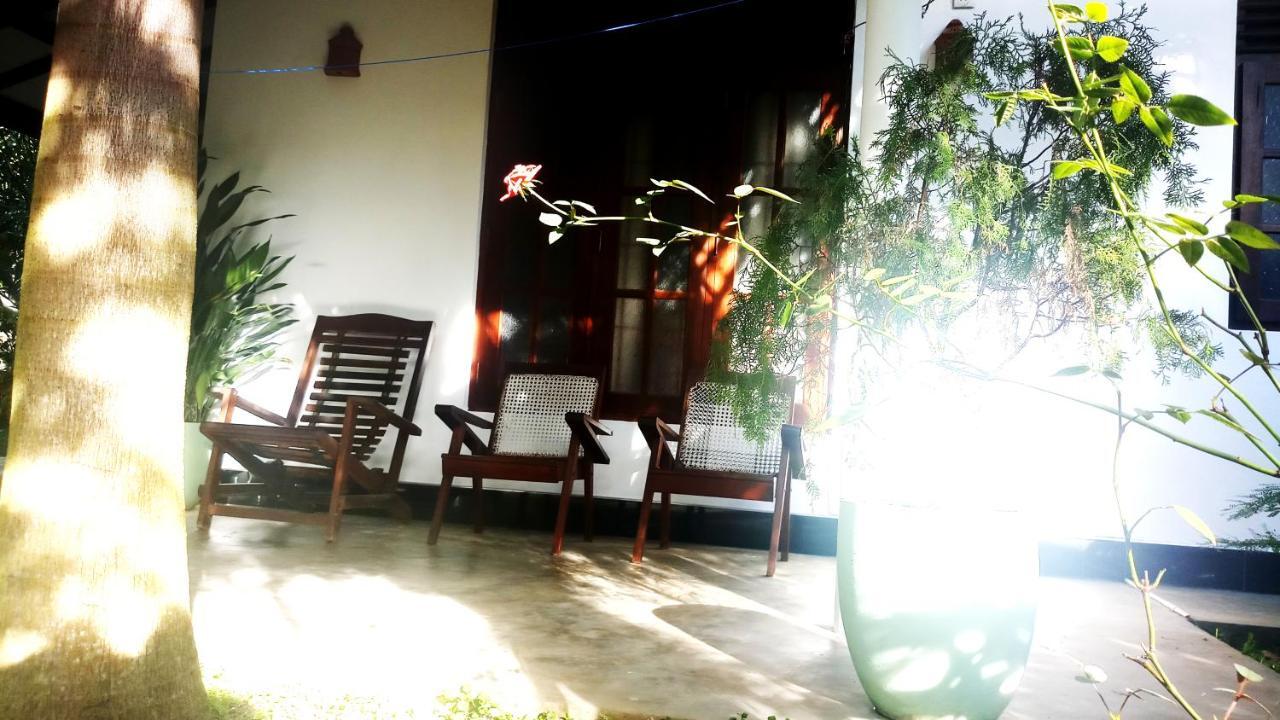 Eagle Homestay Tangalle Exterior photo